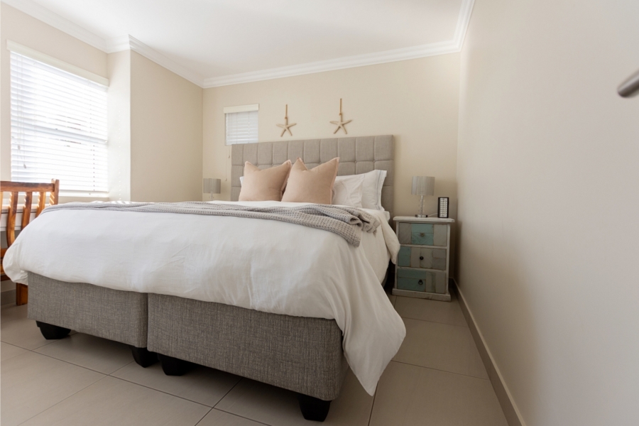 5 Bedroom Property for Sale in Paradise Beach Western Cape